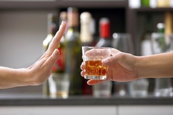 Prostatiti önlemenin bir yolu olarak alkolün reddedilmesi